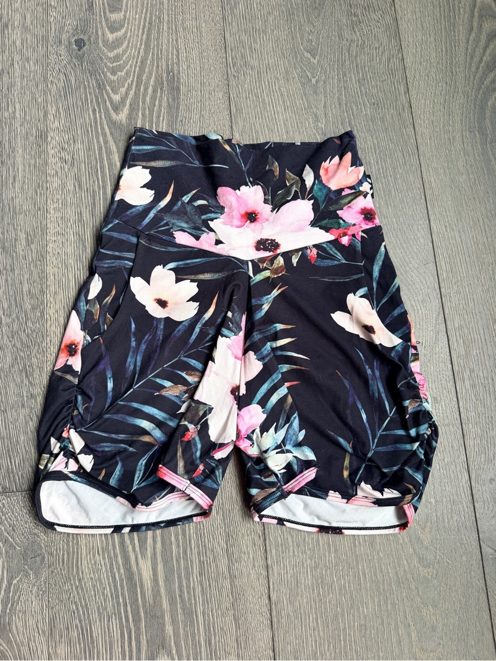 Exotica Exotic at Heart Soft to Touch Booty Scrunch Jogger Shorts with Pockets